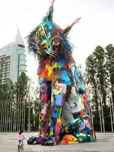 مجسمه های ساخته شده از زباله- عنکبوت - گربه غول پیکر