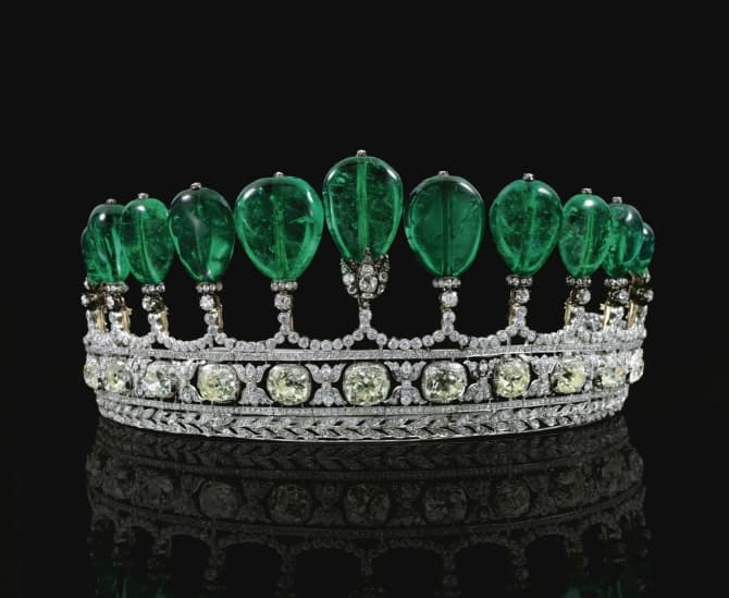 14-Emerald-and-Diamond-Tiara-Princess-Katharina-Henckel-von-Donnersmarck