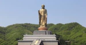 مجسمه بهار معبد بودا (Spring Temple Buddha)
