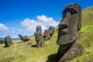 مجسمه موآی (Moai)